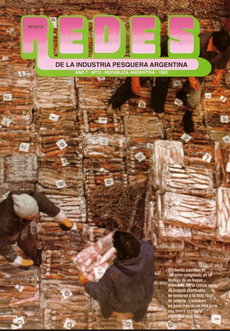 Estibado de pastillas de calamar congelado en la bodega de un buque mercante. [54]