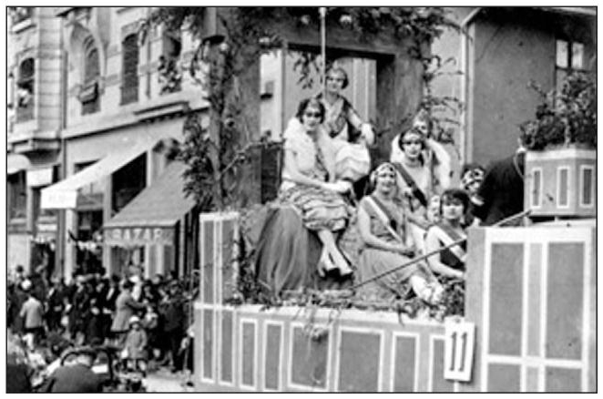 Imagen 3: La carroza de la Reina  del Trabajo en mayo de 1928.
