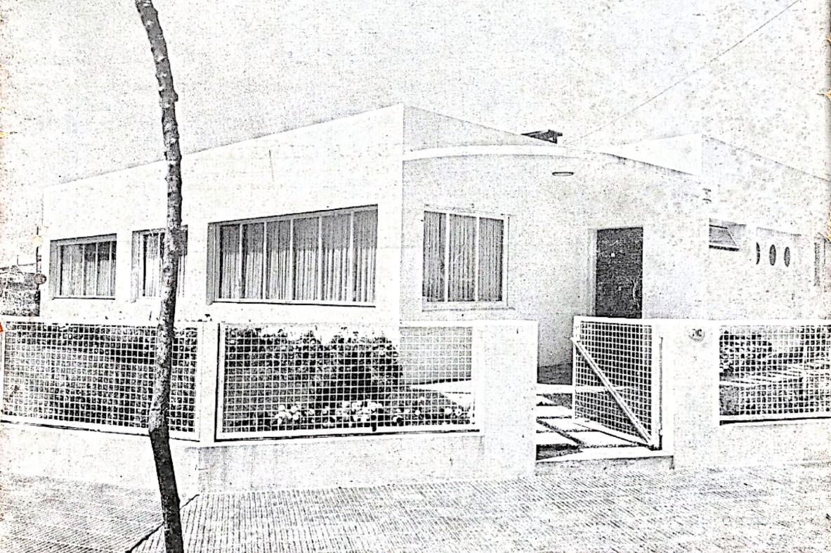 Una casa en una planta edificada en San Isidro. Estación Acassuso.
Arq. Antonio Vilar
