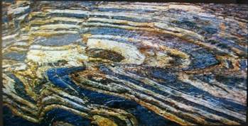 Pliegues superpuestos en una estructura interna ondulada, marzo 2020